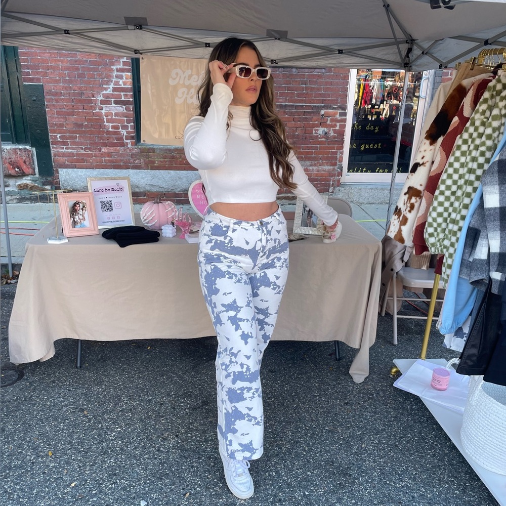 Fun Pattern Denim Pants - Picture 2 of 3